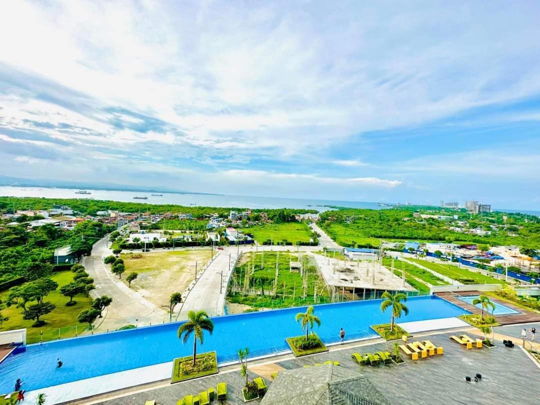 Mactan Newtown Condo With Pool Access Lapu-Lapu City Bagian luar foto