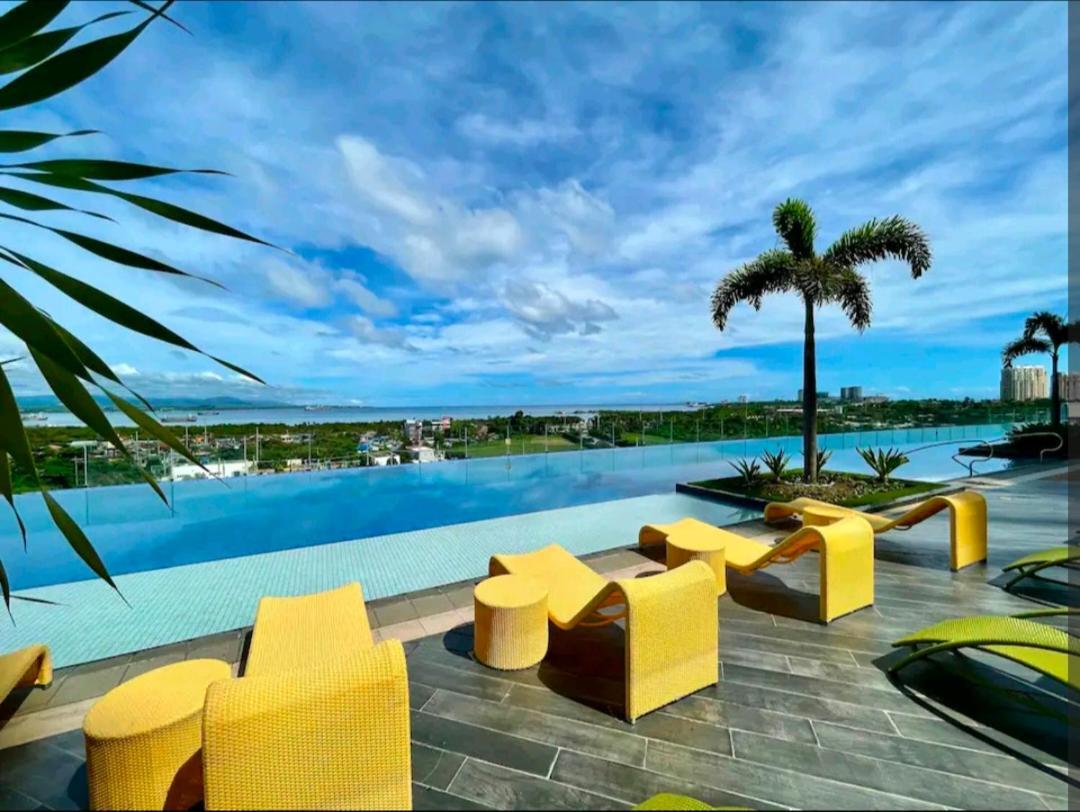 Mactan Newtown Condo With Pool Access Lapu-Lapu City Bagian luar foto
