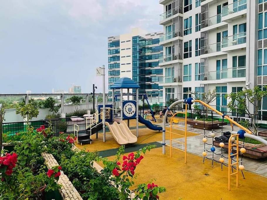 Mactan Newtown Condo With Pool Access Lapu-Lapu City Bagian luar foto