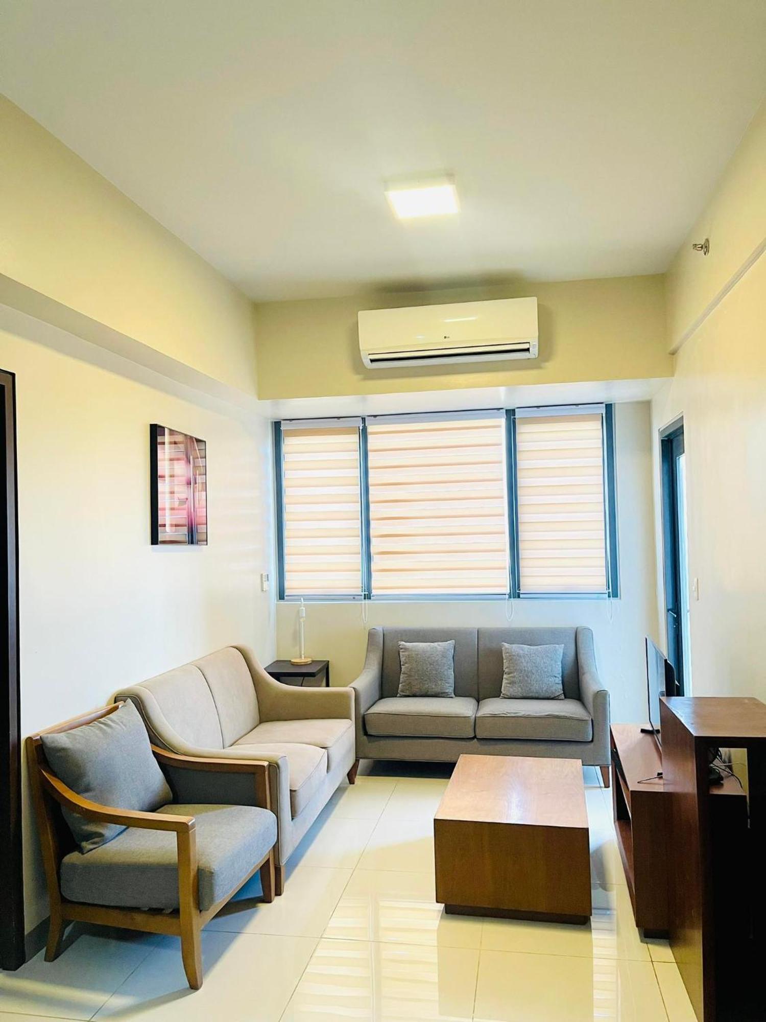 Mactan Newtown Condo With Pool Access Lapu-Lapu City Bagian luar foto