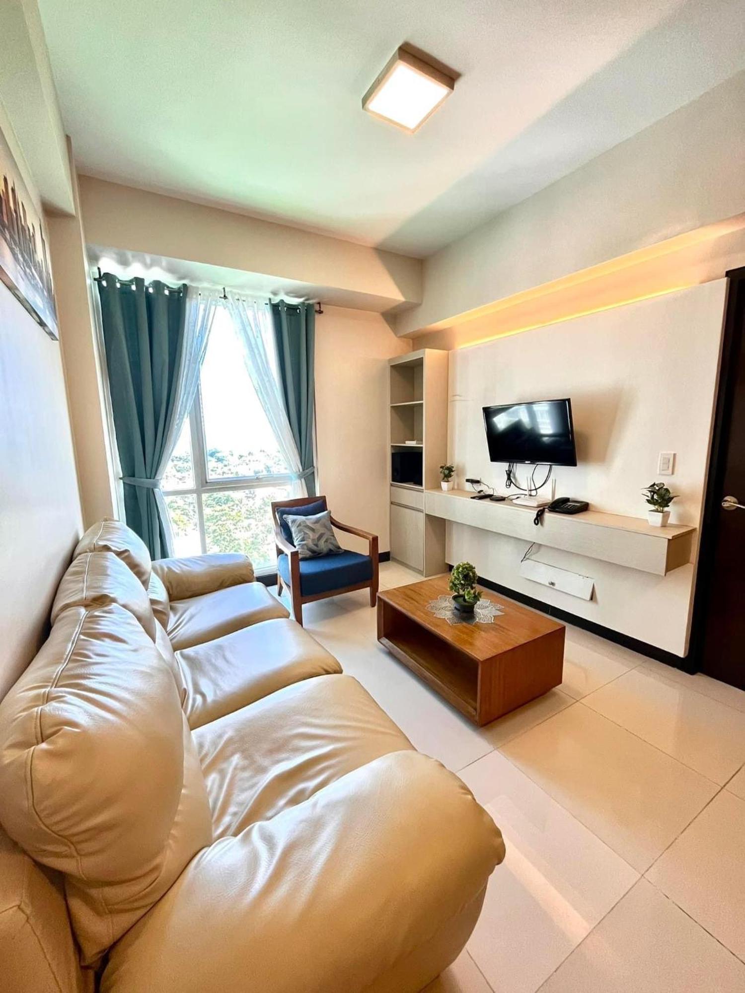 Mactan Newtown Condo With Pool Access Lapu-Lapu City Bagian luar foto