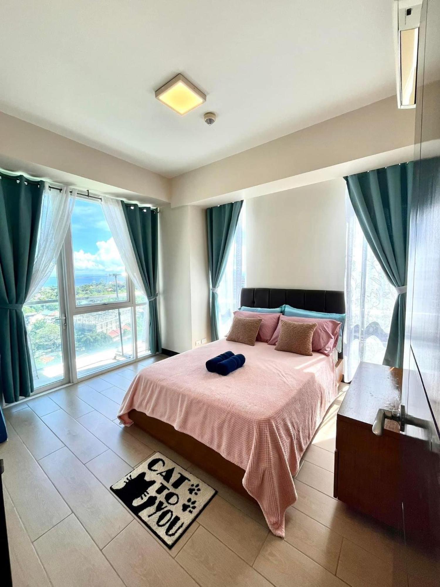 Mactan Newtown Condo With Pool Access Lapu-Lapu City Bagian luar foto